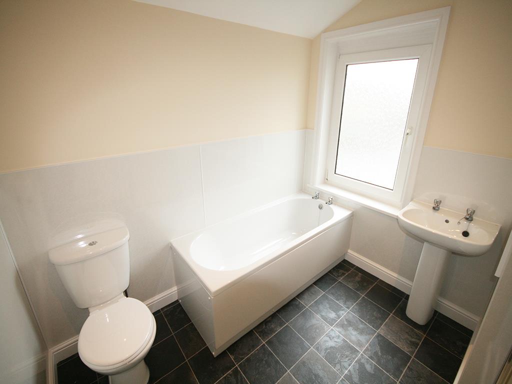 3 bedroom end terrace house To Let in Barnoldswick - IMG_7865.jpg